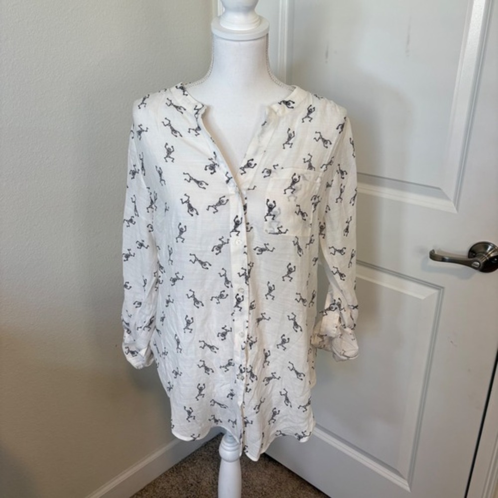 Zac & Rachel Womens Medium White Skeleton Print Roll Tab Sleeve Button Down Top